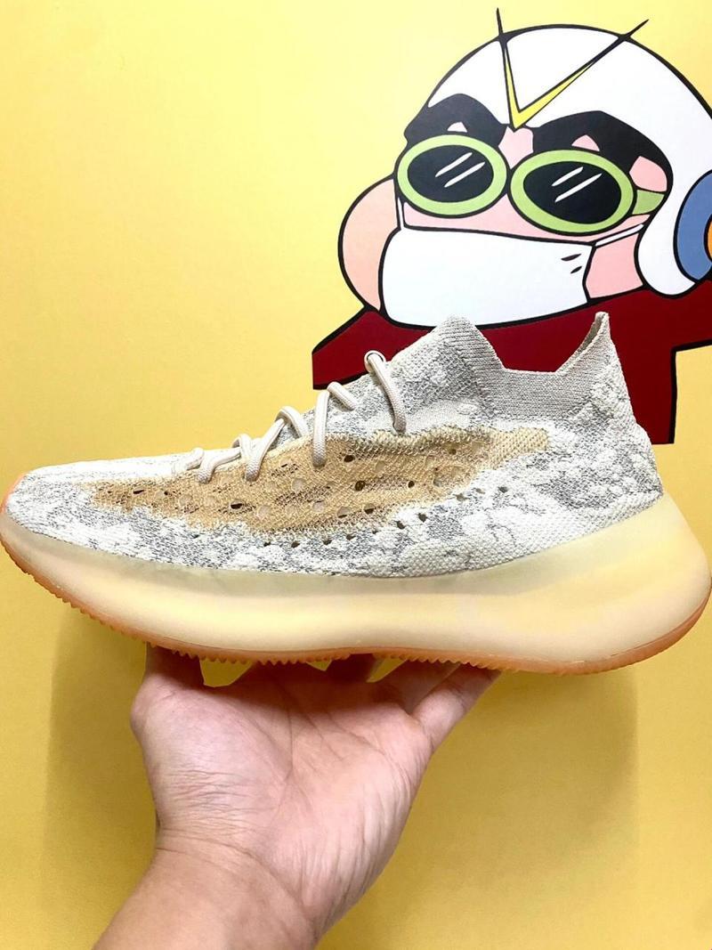 鞋界翘楚，Yeezy380的独特匠心